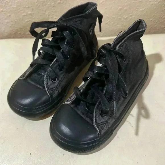 Converse kids size 10 - Picture 1 of 5